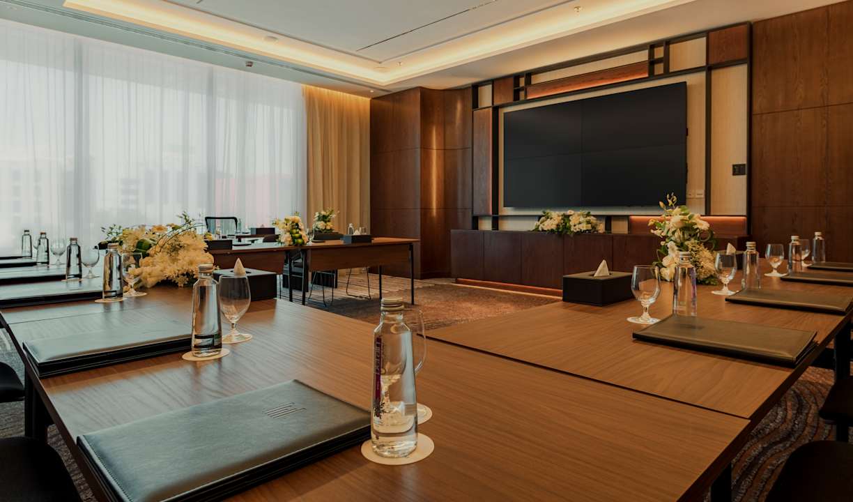 Sonstiges Millennium Al Masar