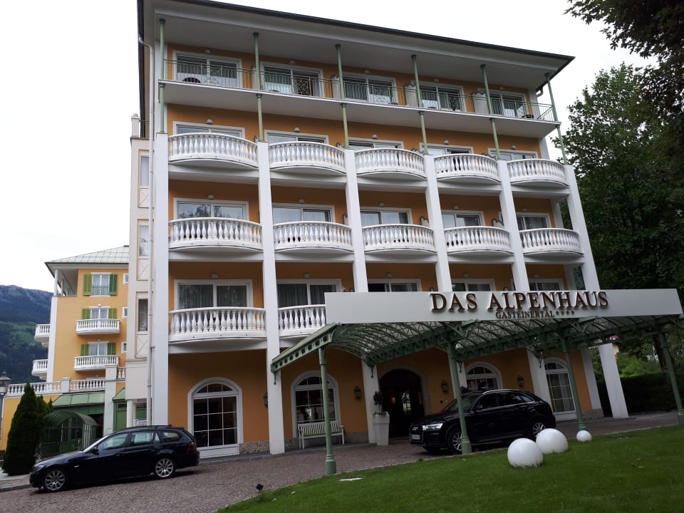 Außenansicht Das Alpenhaus Gasteinertal