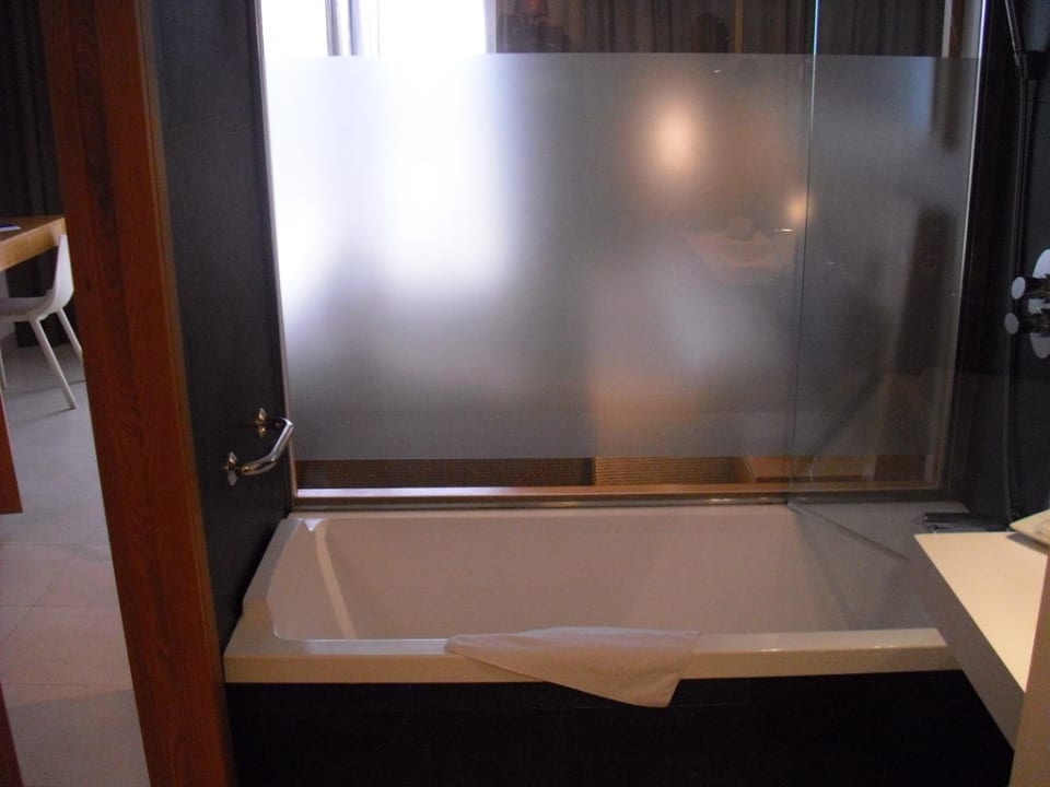 Blick von der Dusche auf das Meer R2 Bahía Playa Design Hotel & Spa - Adults Only