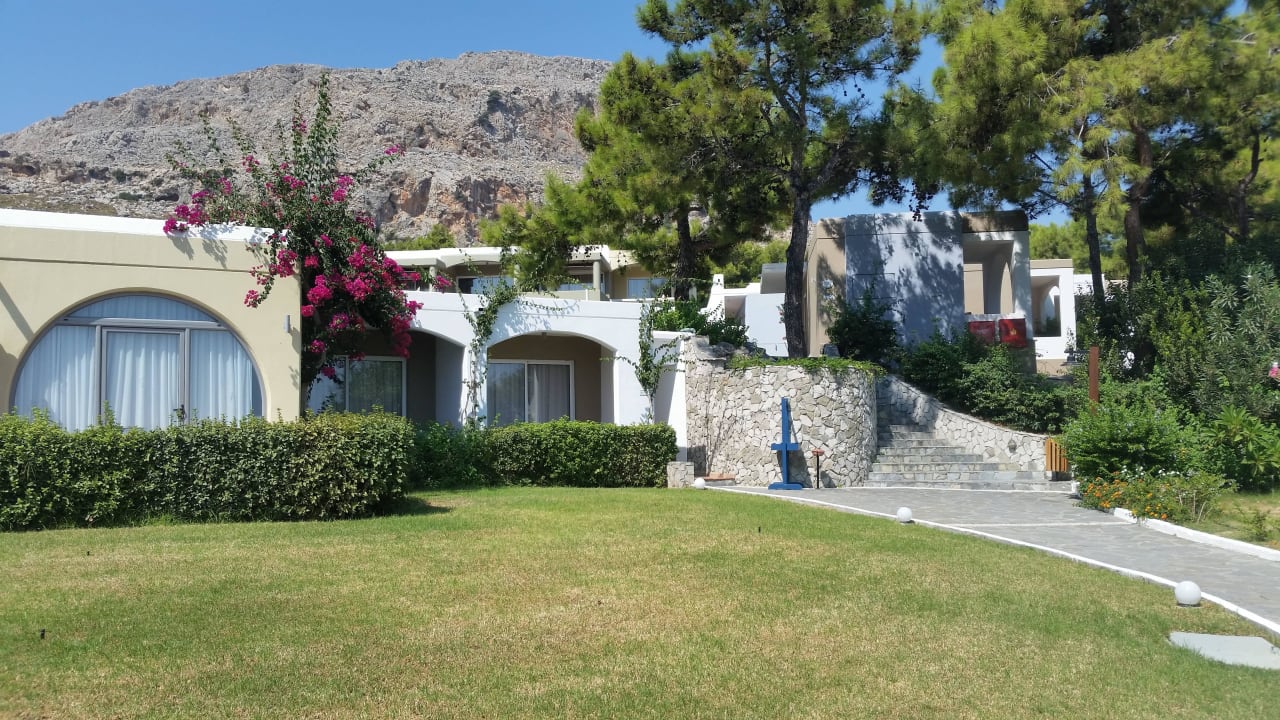Fußweg durch die Anlage alltoura Club Hotel Porto Angeli Beach Resort