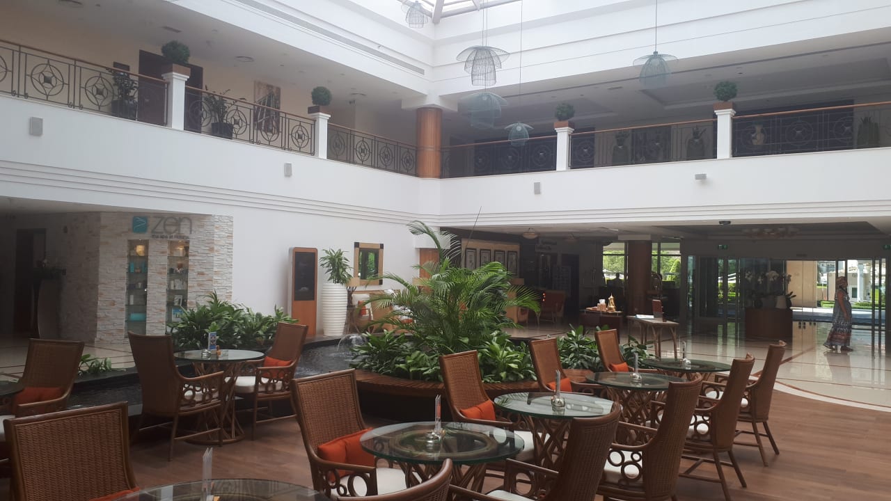 Lobby Fujairah Rotana Resort & Spa
