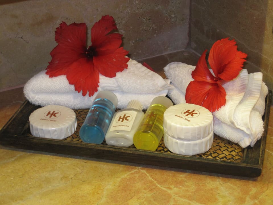 Badezimmer - Blütenverzierungen Catalonia Punta Cana - All Inclusive