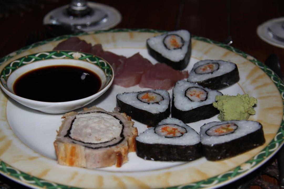 Lecker Sushi und Maki Filitheyo Island Resort