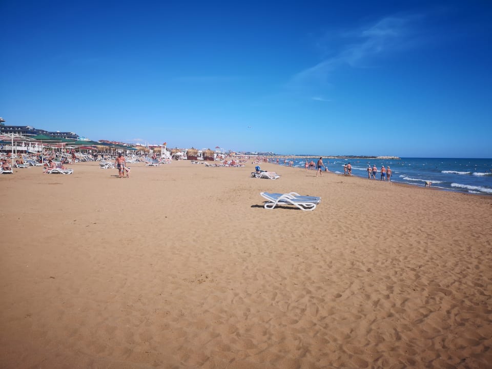 Strand Kamelya Aishen Club