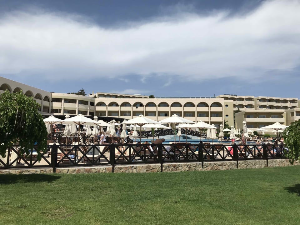 Außenansicht Hotel Kalithea Horizon Royal