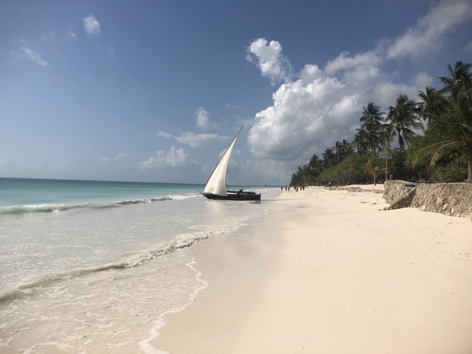 Strand Neptune Pwani Beach Resort & Spa