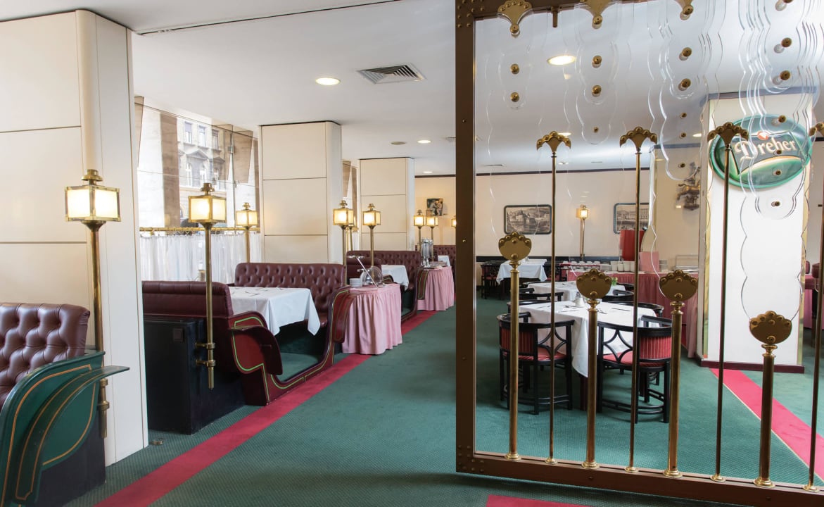 Restaurant area Danubius Hotel Hungaria City Center