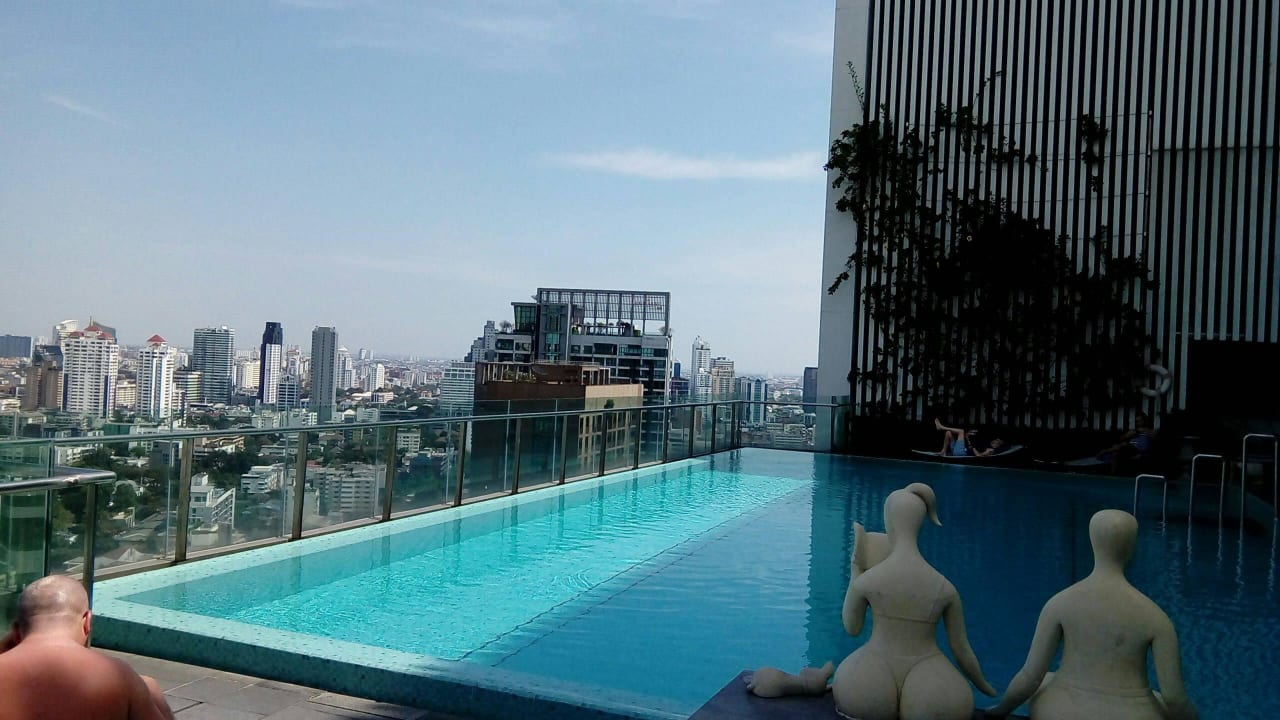 Pool Hilton Sukhumvit Bangkok