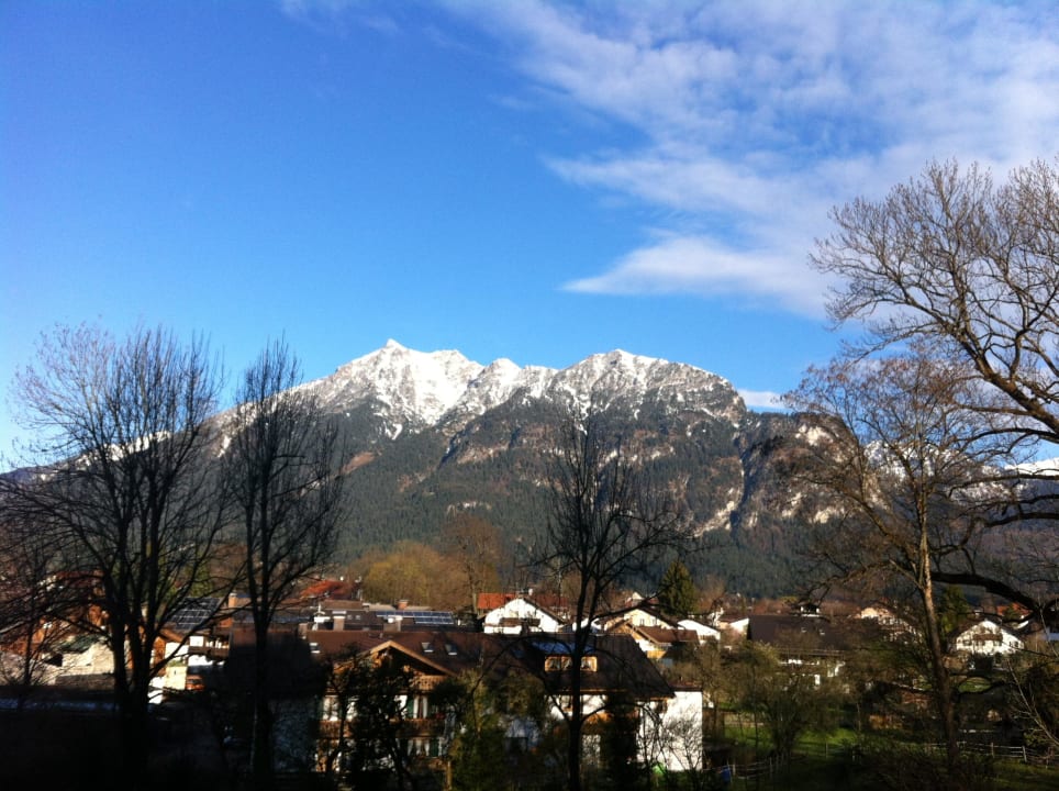 Ausblick Richtung Partenkirchen Mercure Hotel Garmisch Partenkirchen