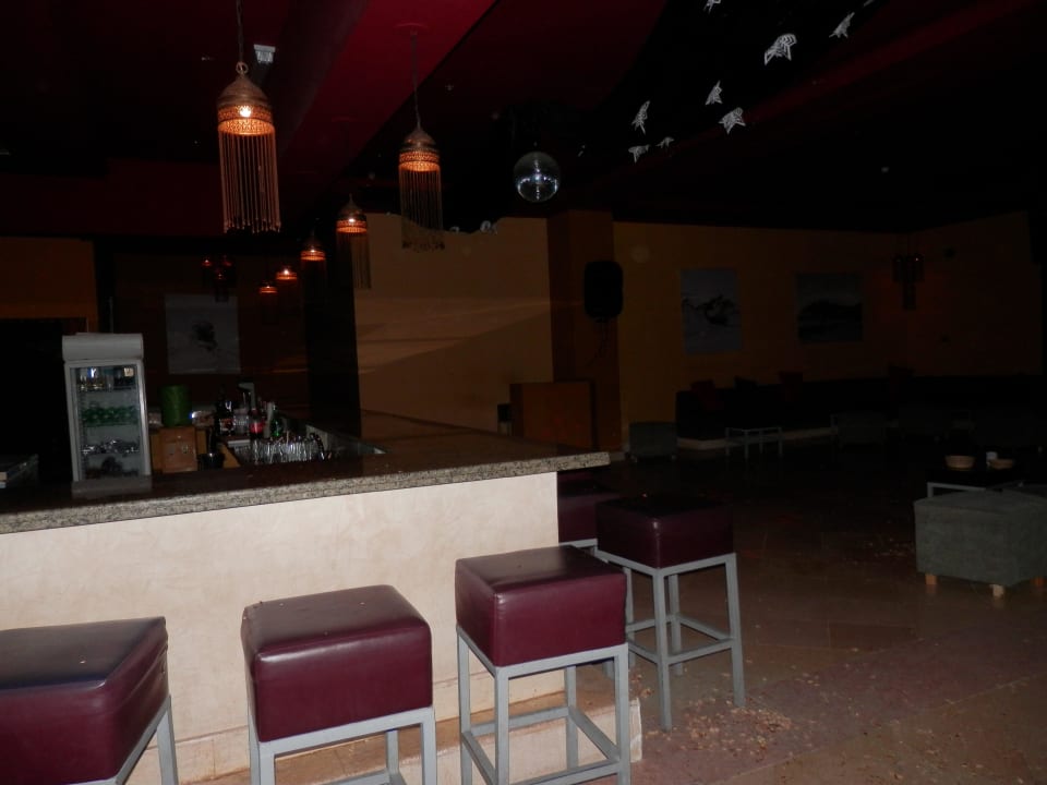 Peanutsbar Three Corners Sea Beach Resort