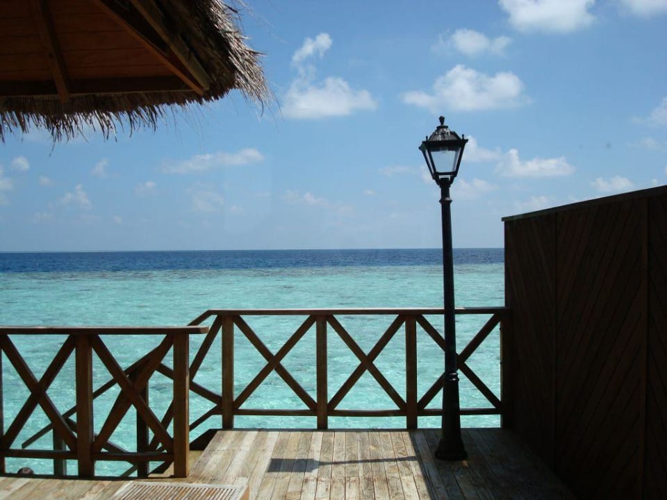 Blick von unserem Wasserbungi Fihalhohi Maldives