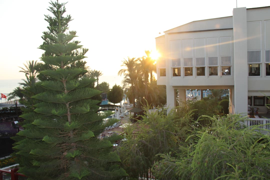 Sonneuntergang PALOMA Perissia