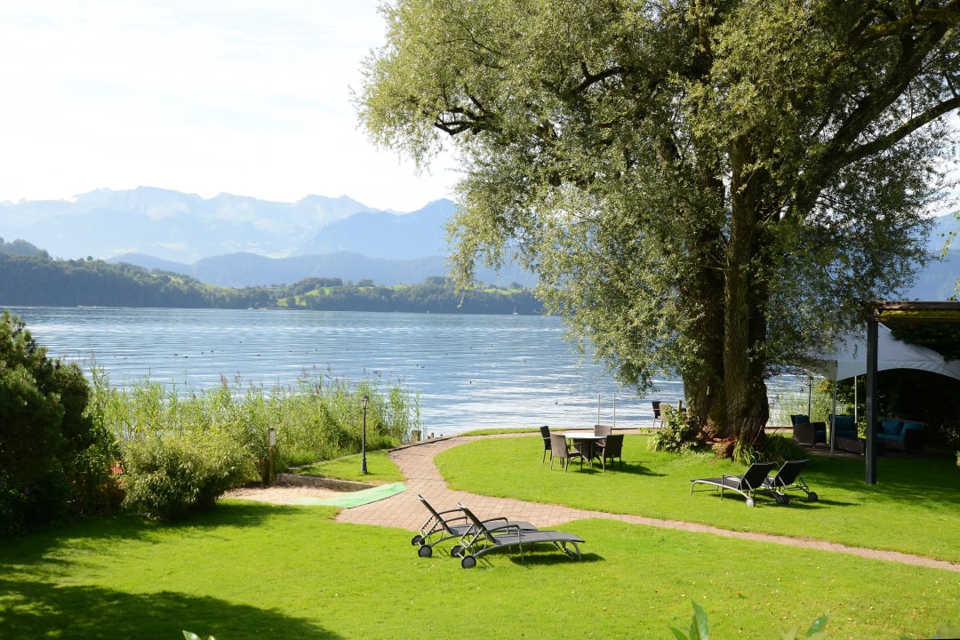 Strand Swiss-Chalet Lodge
