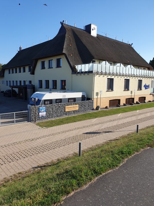 Außenansicht Ostseehotel Wustrow