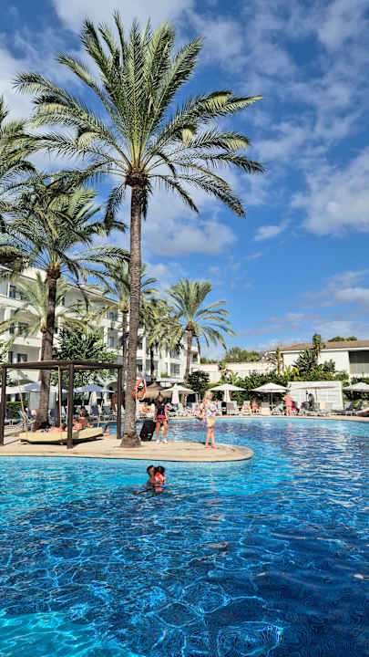 Pool Prinsotel La Dorada