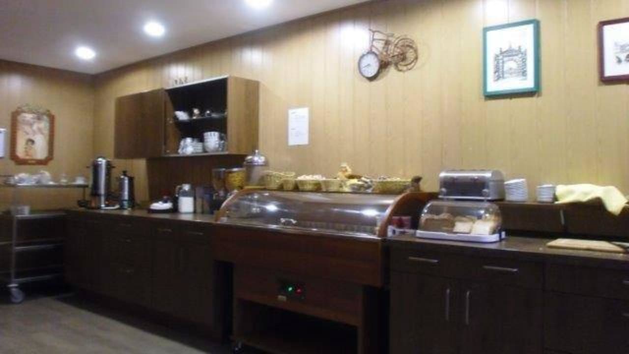 Buffet im Frühstücksraum Hotel am Kleinbahnhof