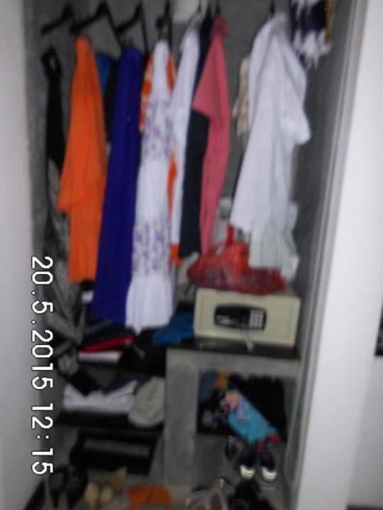 Der sogenannte Kleiderschrank. Ha Ha. Earl’s Reef Beruwala