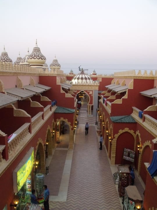 Głowna ulica hotelu Pickalbatros Alf Leila Wa Leila Resort - Neverland Hurghada