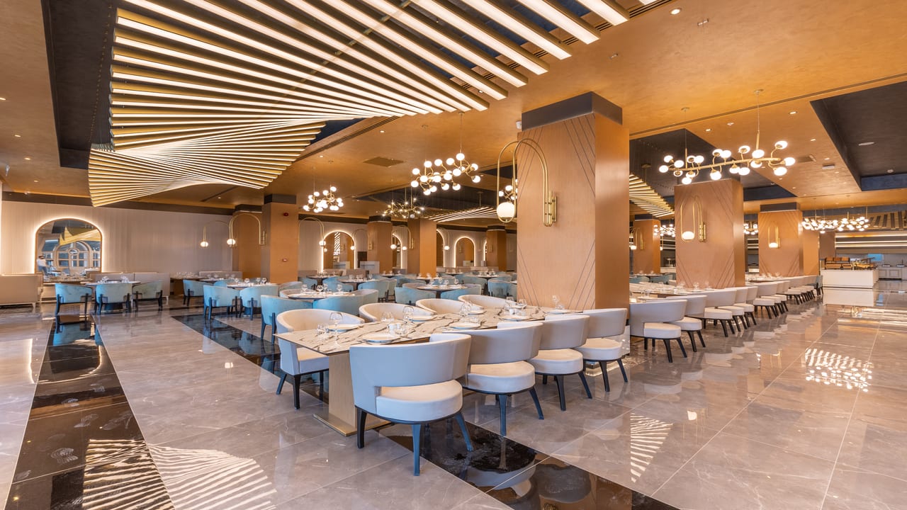 Gastro Serenity Queen Hotel