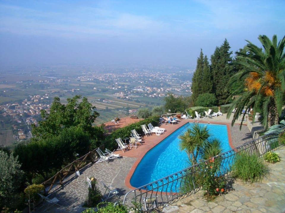Blick auf Pool L'Agriturismo Le Capanne