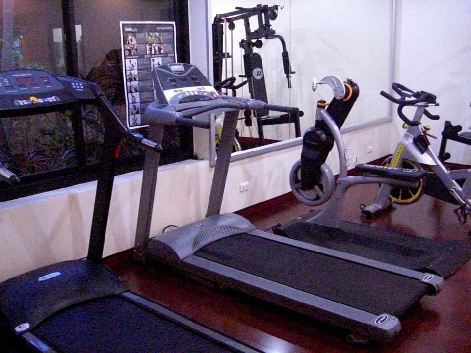 Im Fitnessraum Khaolak Oriental Resort - Adults only