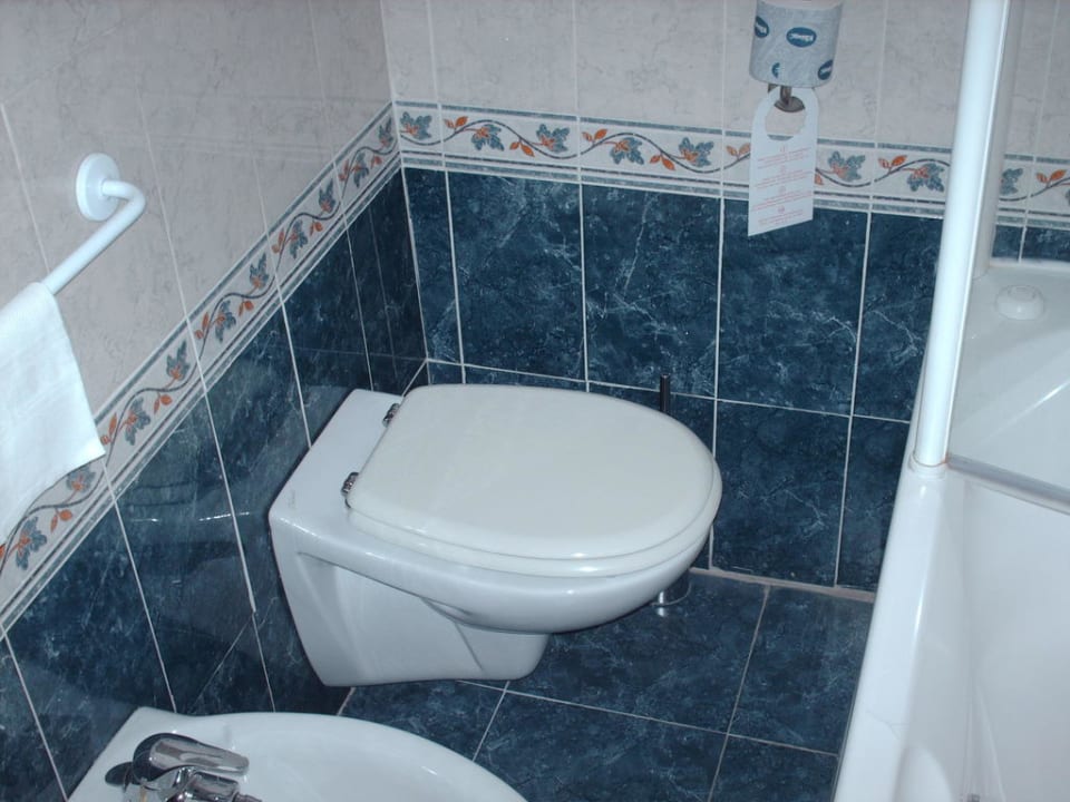 Abstand WC/Duschwand Hotel Raffaelo