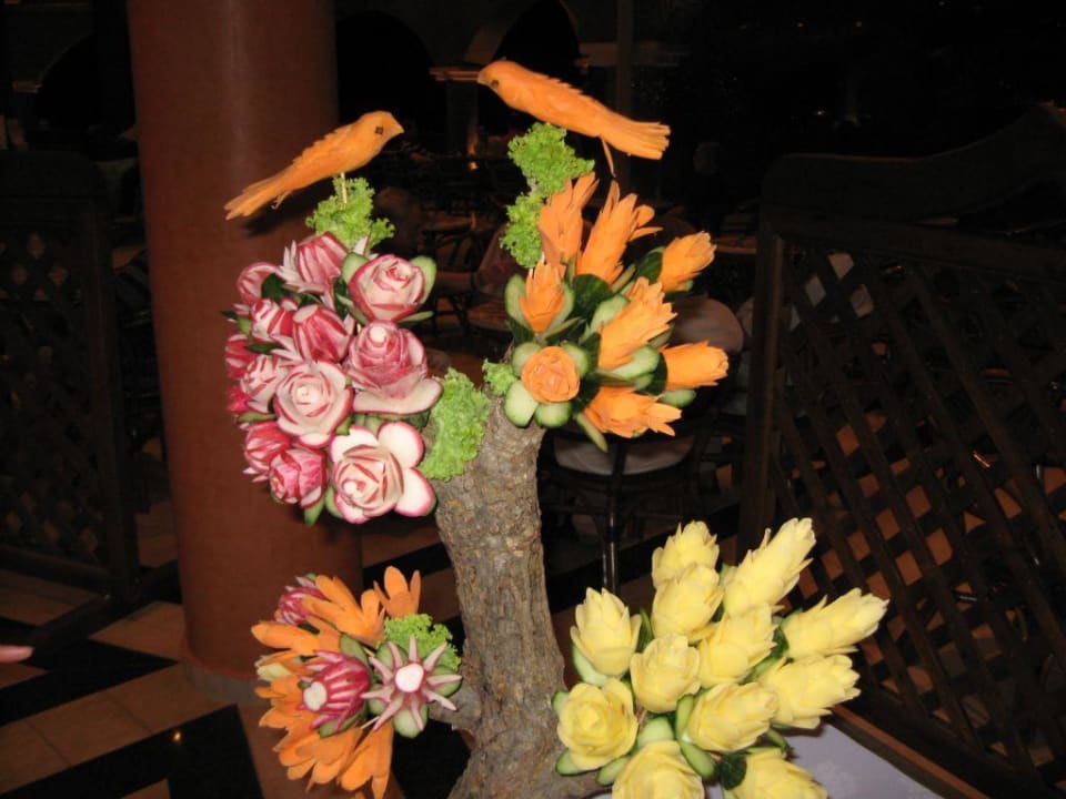 Kunstwerke aus Gemüse Hotel Kalithea Horizon Royal