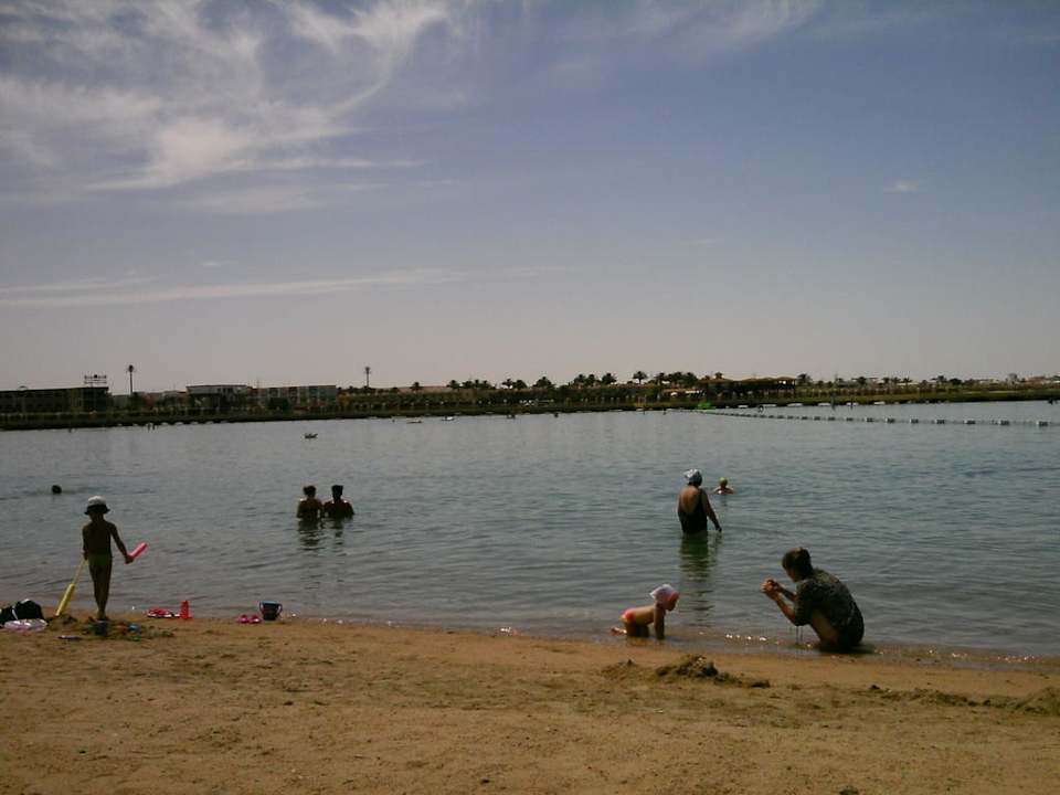 Strand vom Dana Beach Pickalbatros Alf Leila Wa Leila Resort - Neverland Hurghada