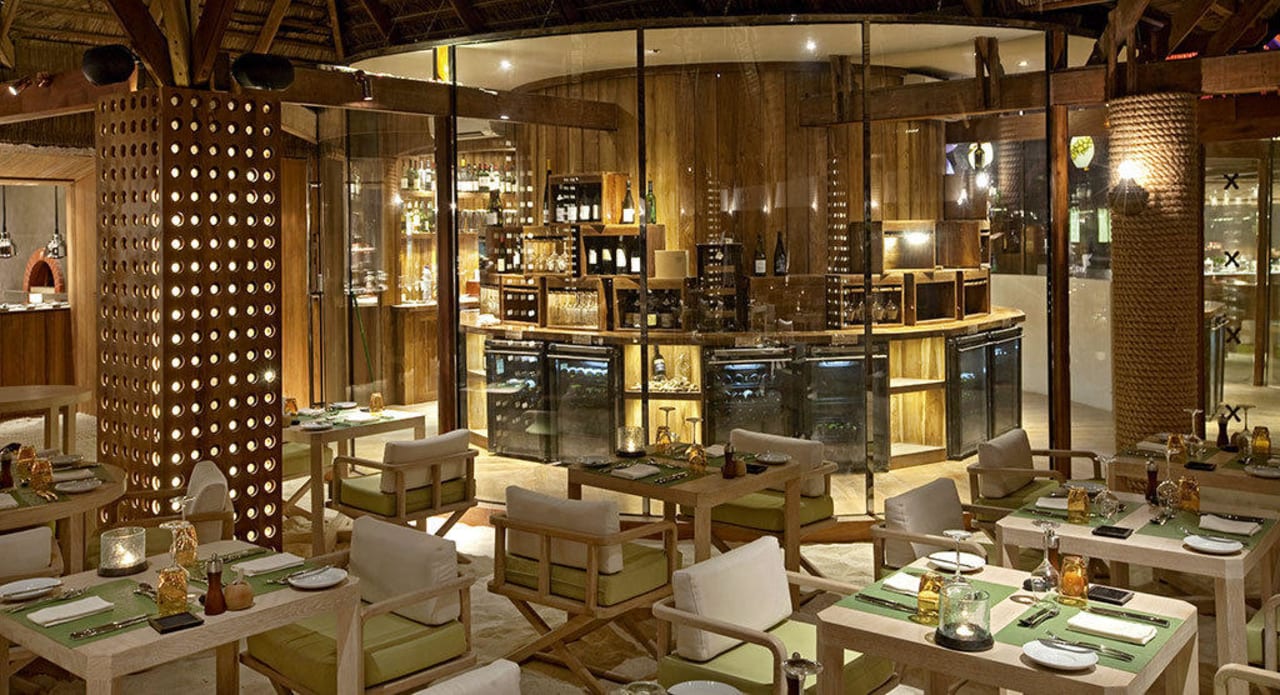 Manta Wine cellar Constance Moofushi Maldives