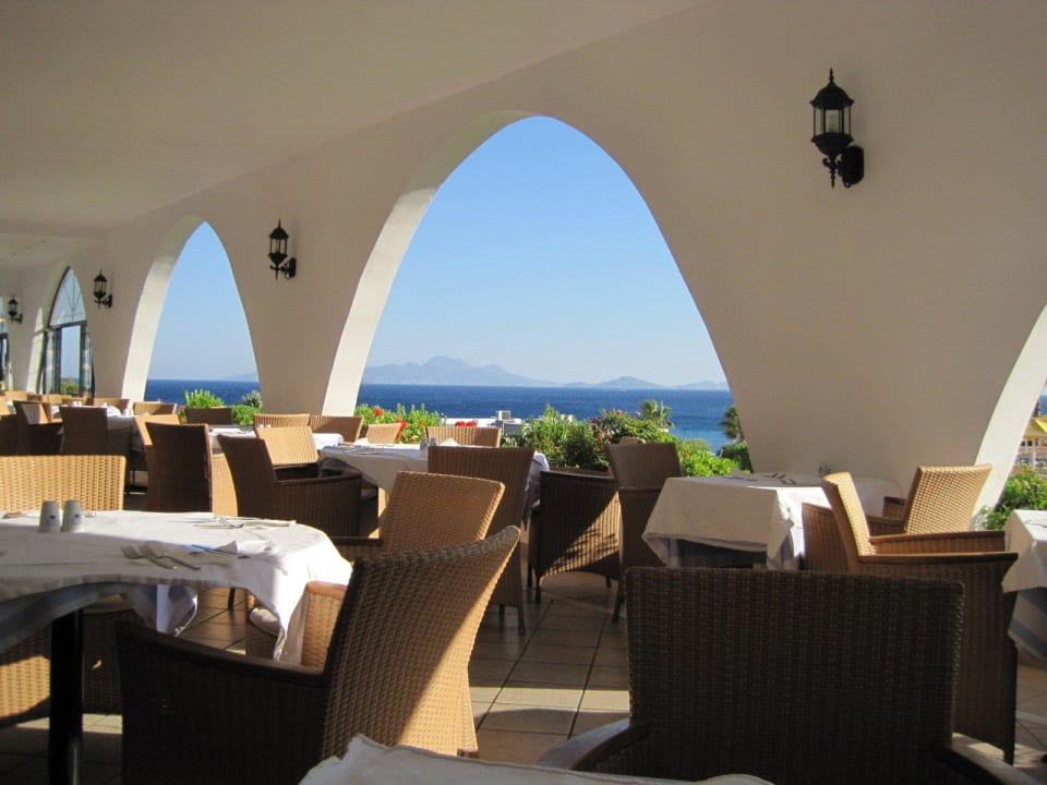 Restaurant (draußen) Mitsis Norida