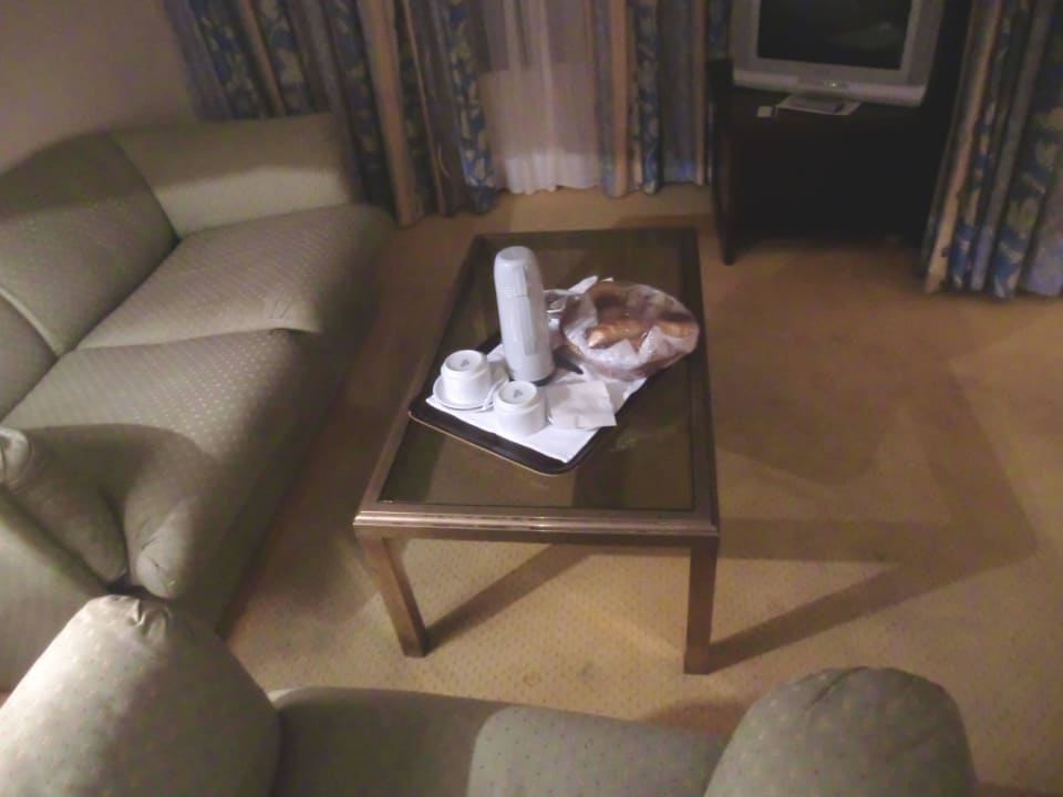 Frühabreiserfrühstück aufs Zimmer gebracht Pestana Bahia Praia Nature & Beach Resort