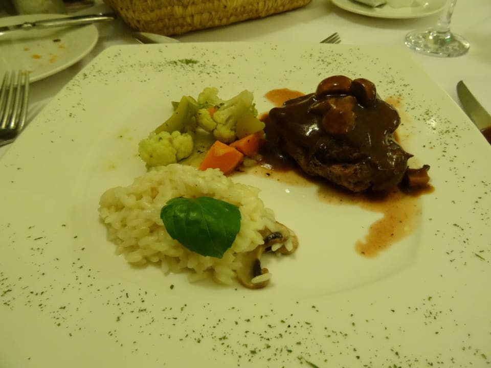 Hauptgang Italiener Cleopatra Luxury Resort Makadi Bay