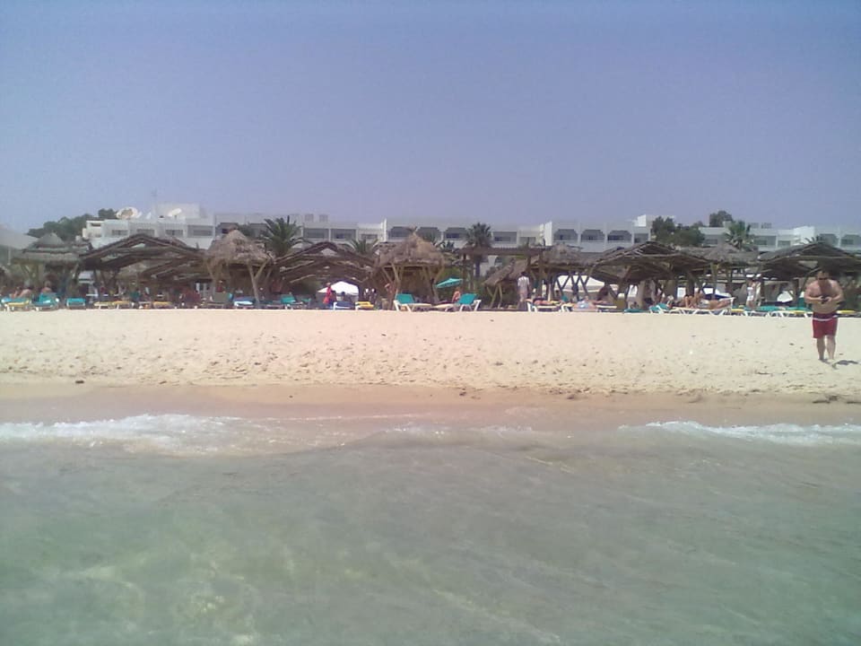 Blick zum Hotel The Orangers Beach Resort and Bungalows