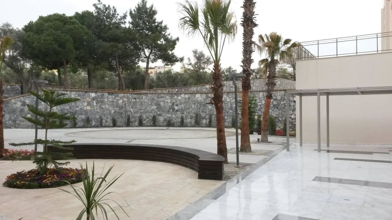 Zufahrt für Busse Ramada Resort Kusadasi & Golf