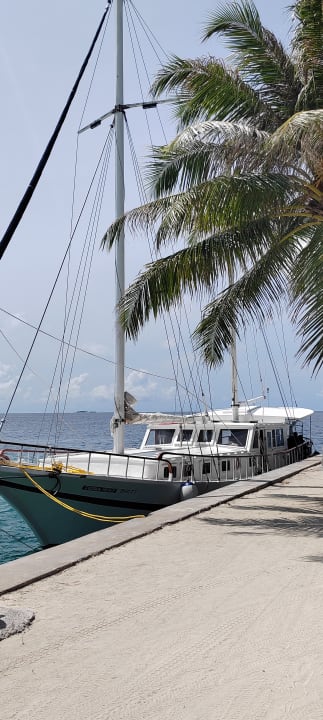 Strand Kuredu Island Resort & Spa