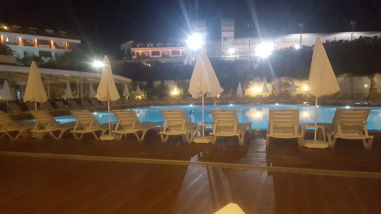 Pool Side Aquamarin Resort & Spa