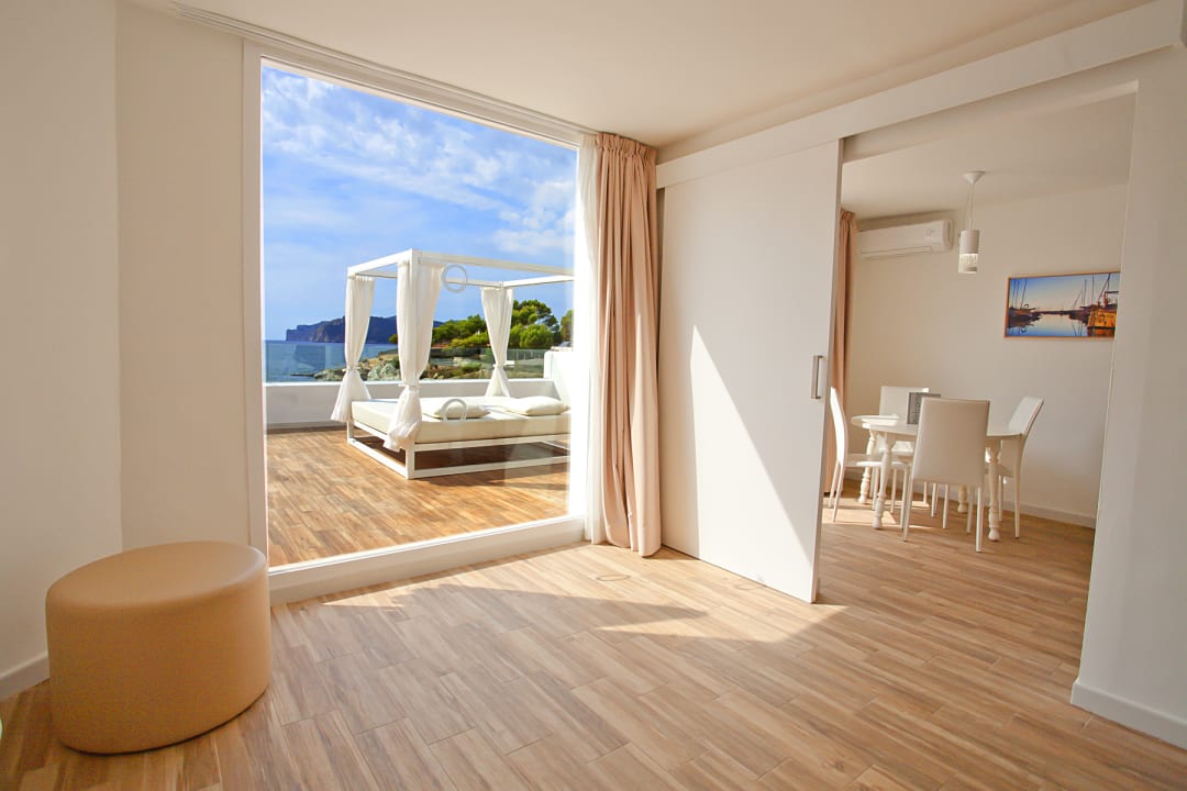 Zimmer FERGUS Style Cala Blanca Suites