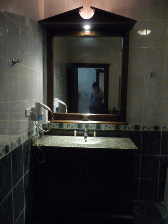 Bad im 2. Zimmer Hotel Jimmy's Place