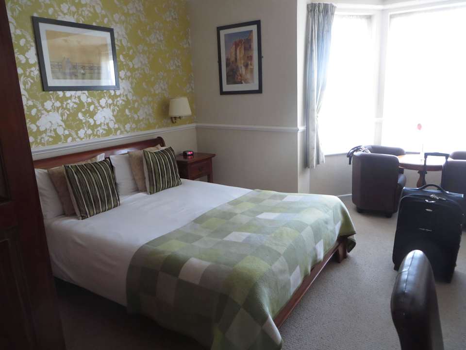 Zimmer mit Erkerfenster Cliff Head Hotel