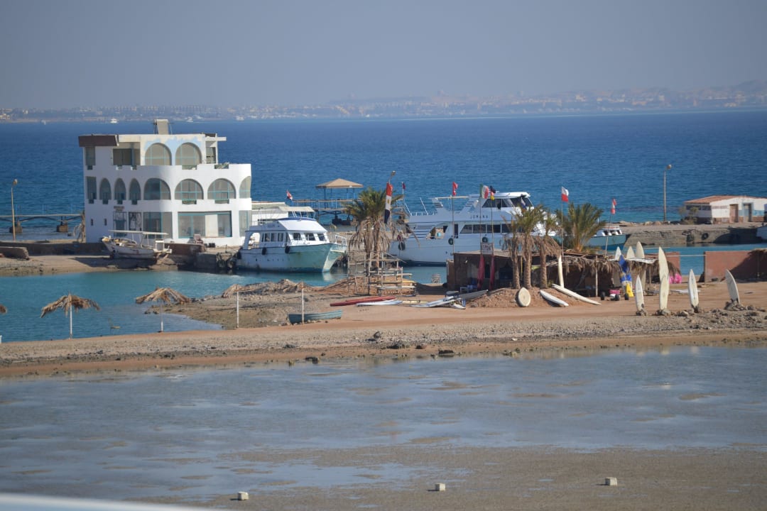 Sicht auf die Nachbarlagune JAZ Aquamarine Resort