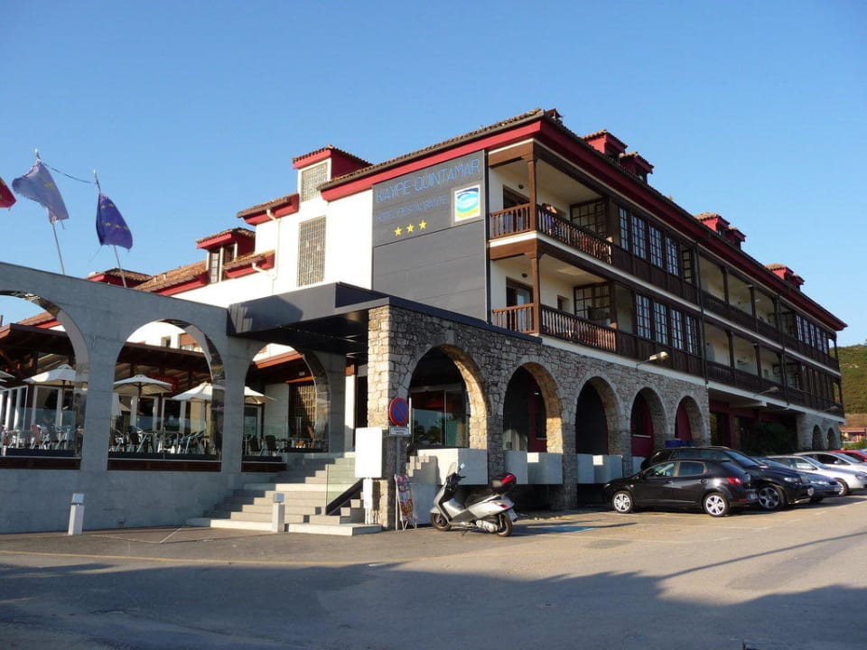 Außenansicht Eingangsbereich Hotel Kaype-Quintamar