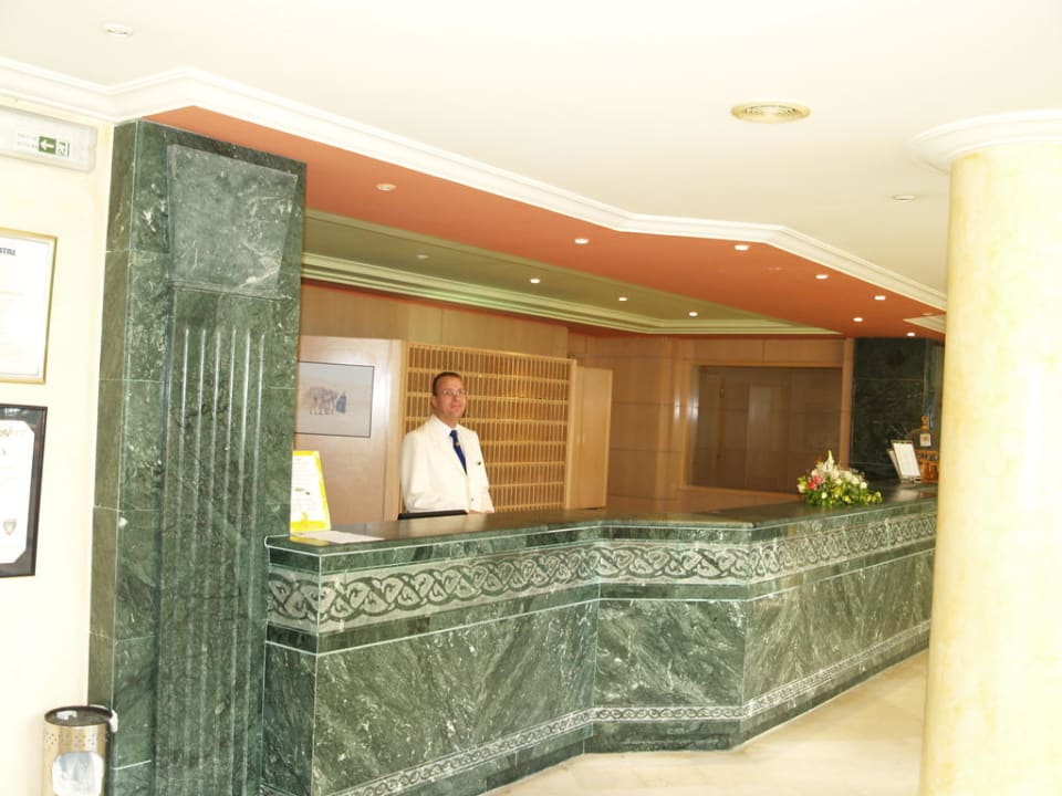 Réception hotel Iberostar Waves Averroes