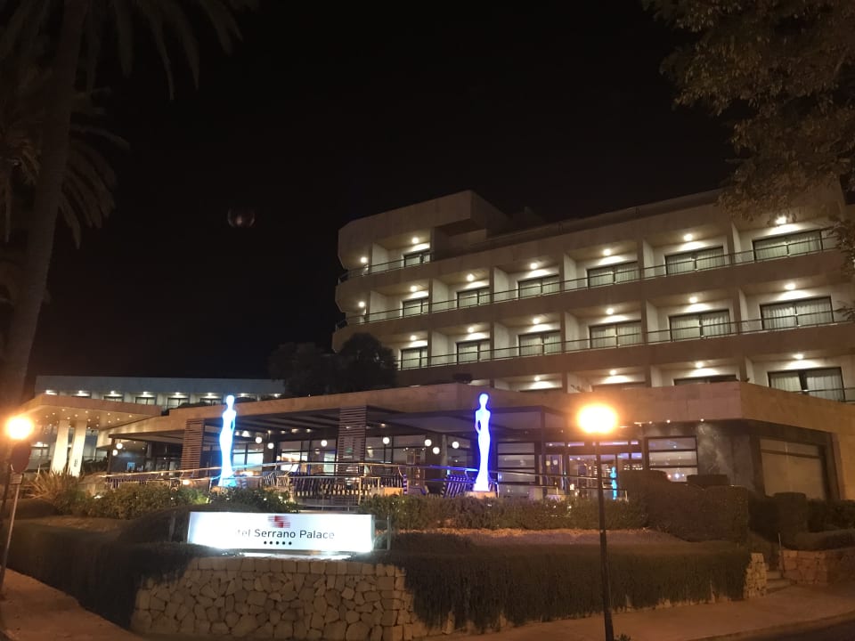 Außenansicht Hotel Serrano Palace