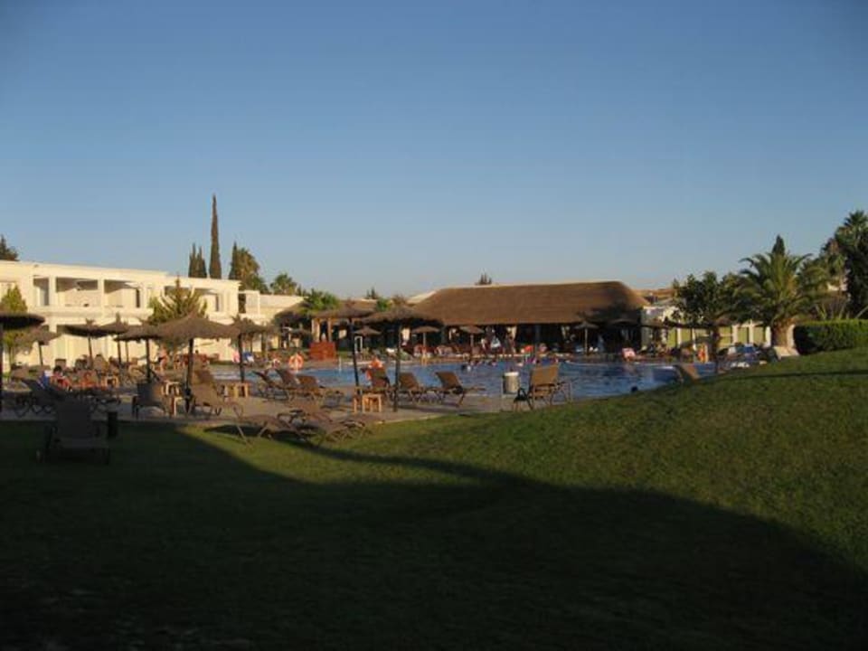 Abendstimmung am Pool Hotel Vincci Costa Golf