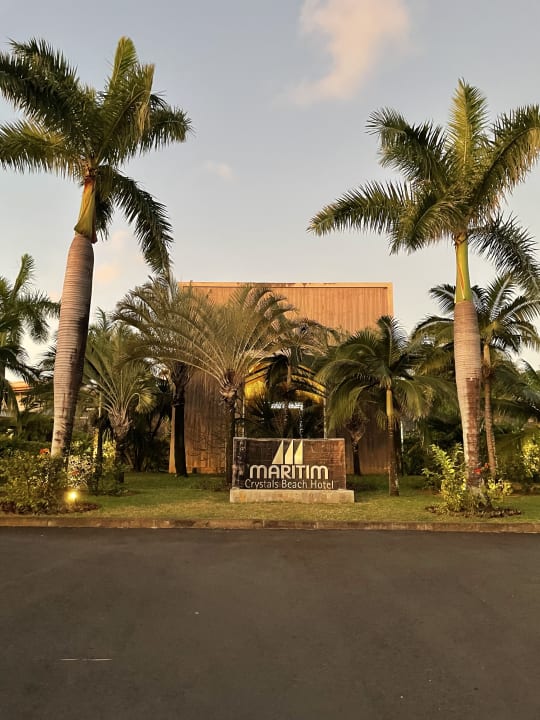 Außenansicht Crystals Beach Resort Belle Mare, a member of Radisson Individuals