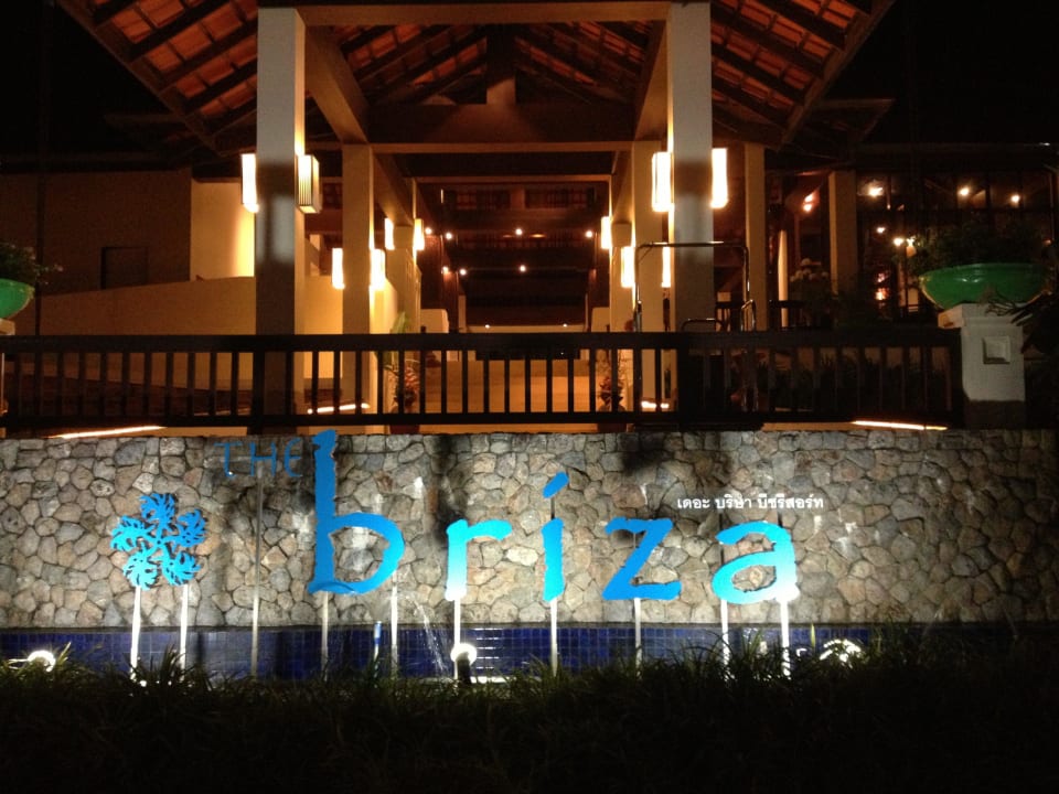 Bei Nacht The Briza Beach Resort Khaolak