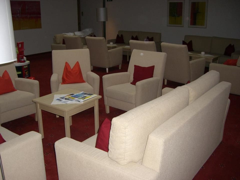 Das lichtdurchflutete Atrium Hotel Adler