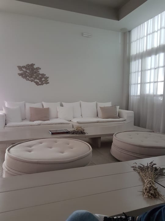 Lobby The Bay Hotel & Suites