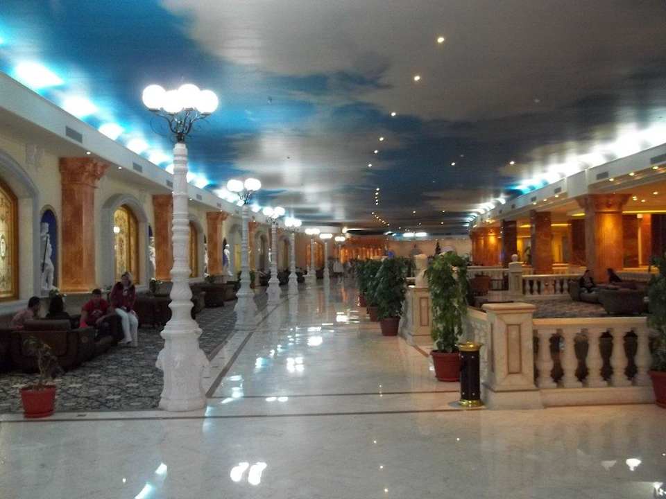 Oryginalny lobby bar Hotel Titanic Palace