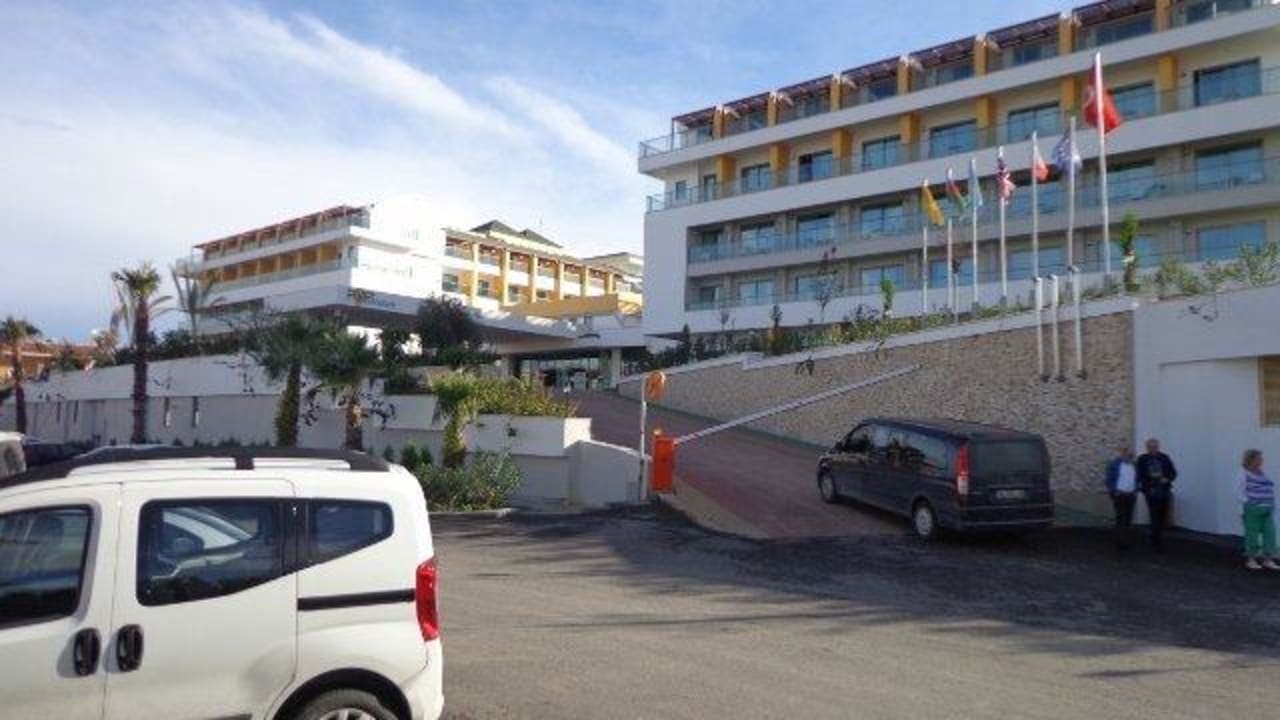 Auffahrt Port Nature Luxury Resort & Spa